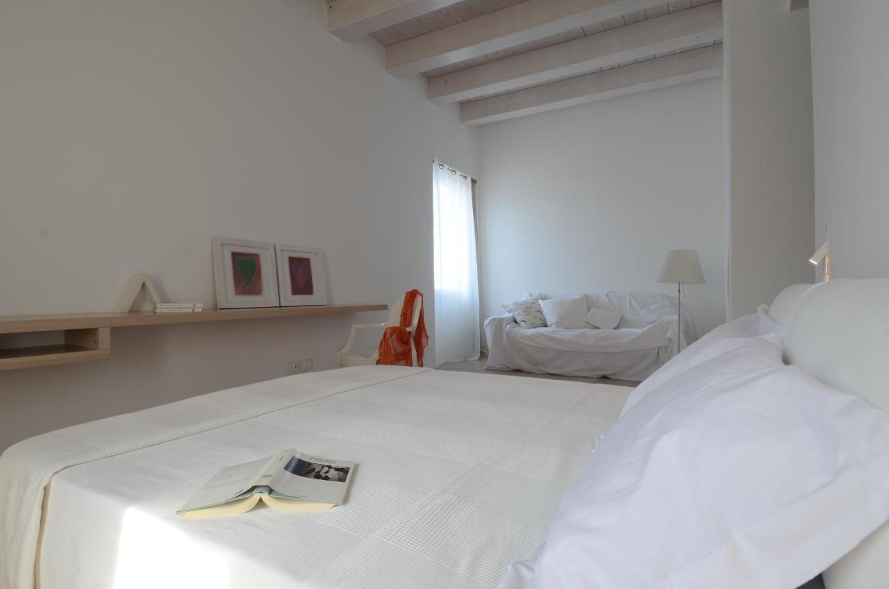 Moma Suites Private Beach モルフェッタ エクステリア 写真