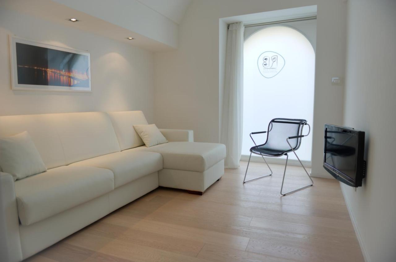 Moma Suites Private Beach モルフェッタ 部屋 写真